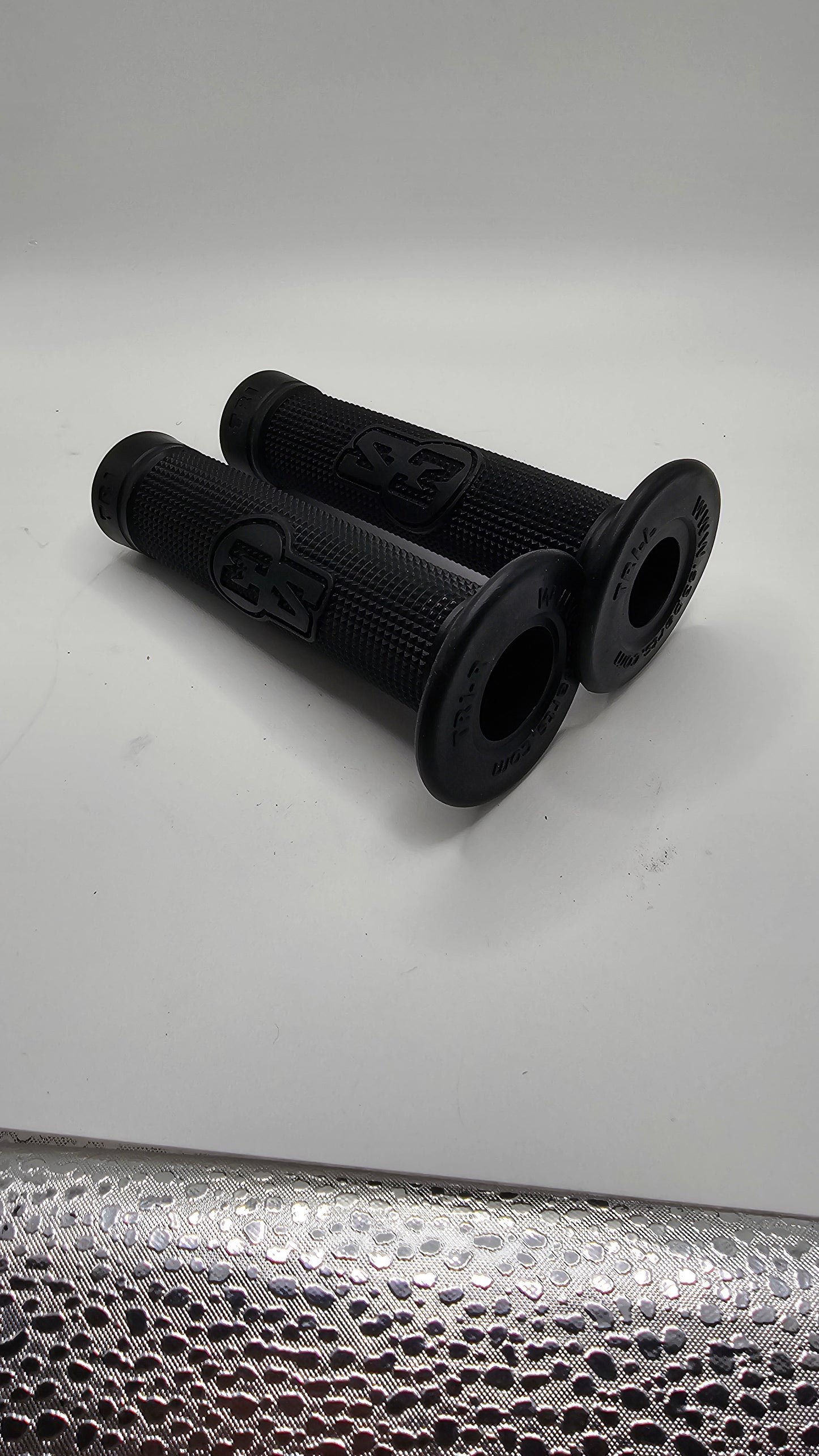 S3 - TRI EBS Grips Full Diamond Black - GR-TRI-B - S1